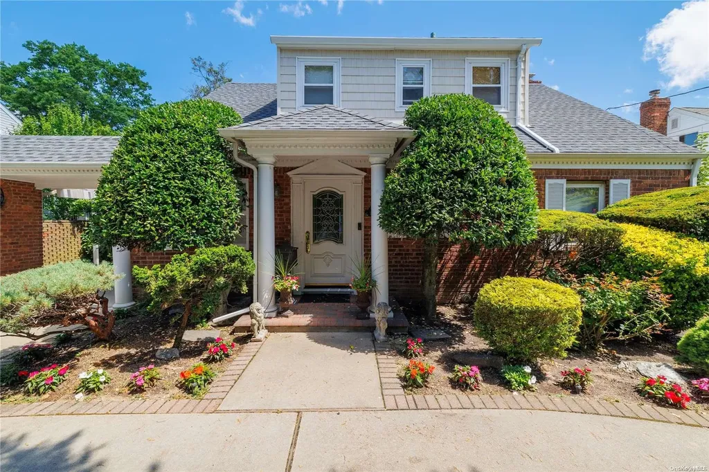 190 E Rockaway Road Hewlett NY 11557