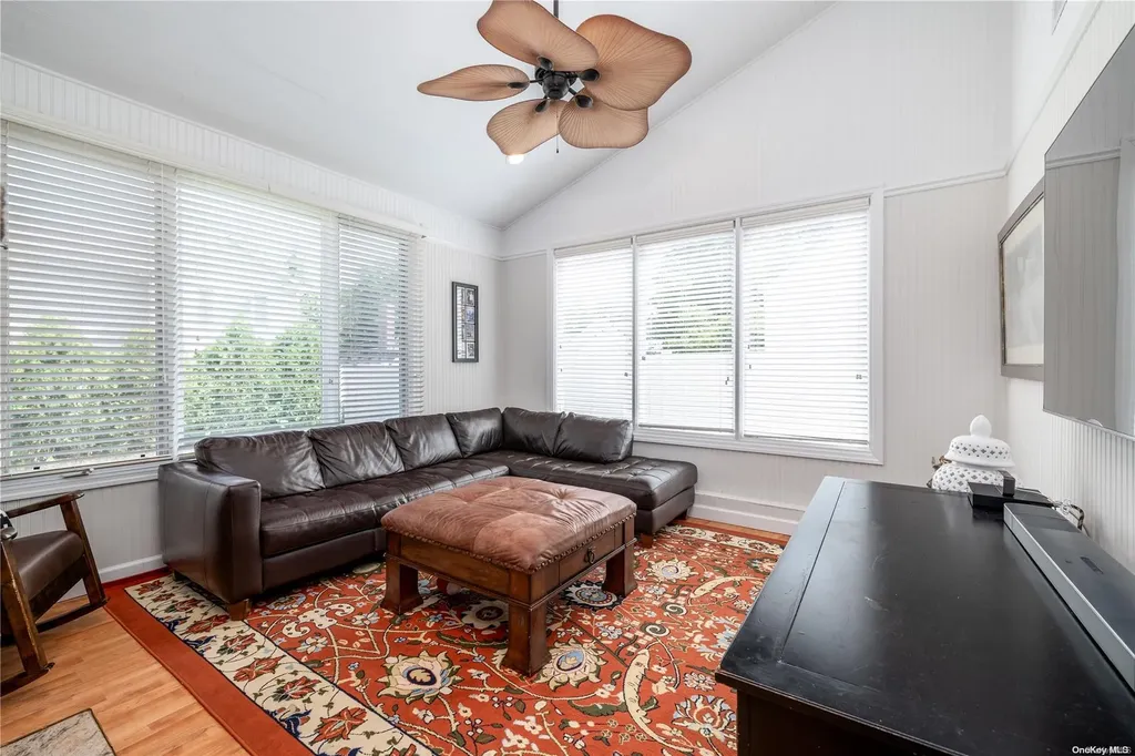 190 E Rockaway Road Hewlett NY 11557