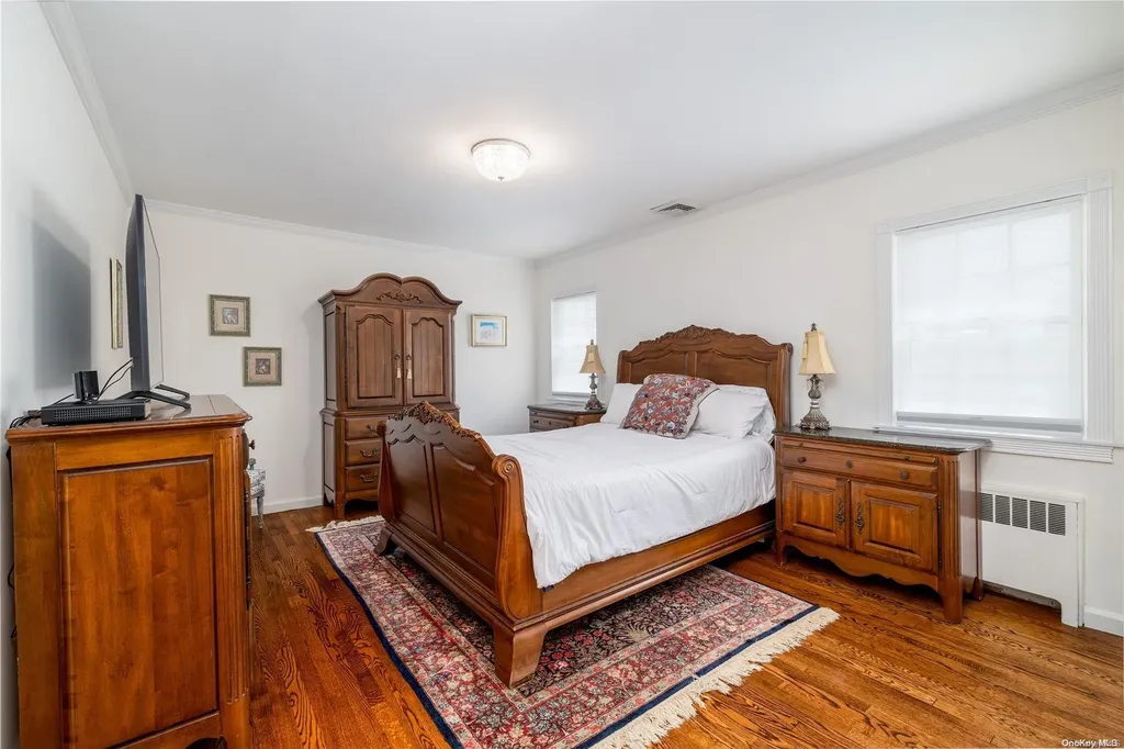 190 E Rockaway Road Hewlett NY 11557