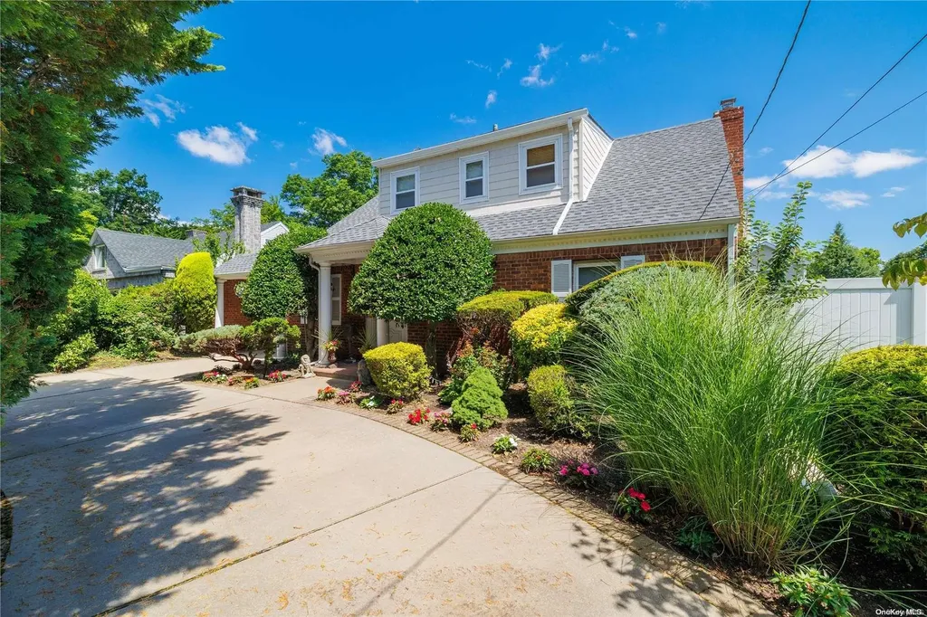 190 E Rockaway Road Hewlett NY 11557