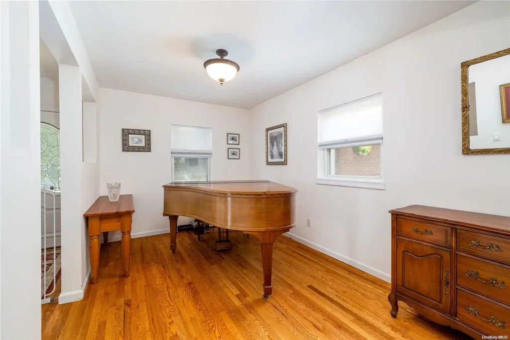 190 E Rockaway Road Hewlett NY 11557