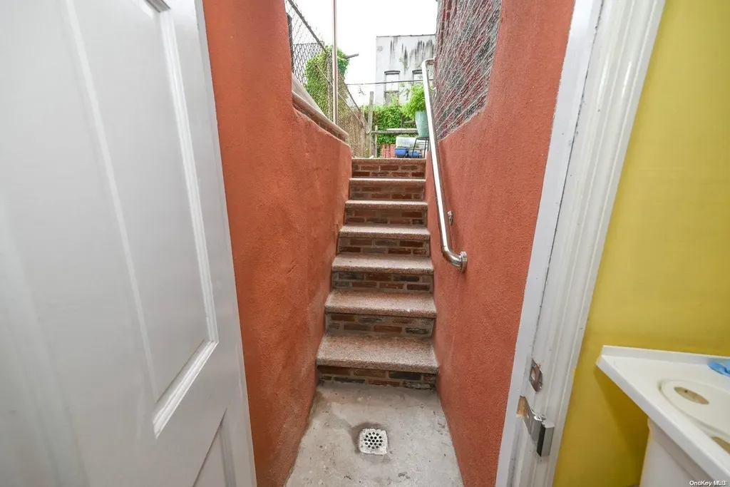447 E 46th Street Brooklyn NY 11203