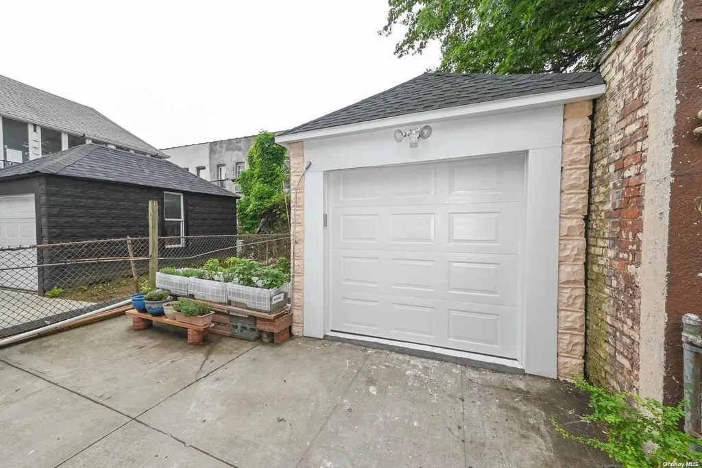 447 E 46th Street Brooklyn NY 11203