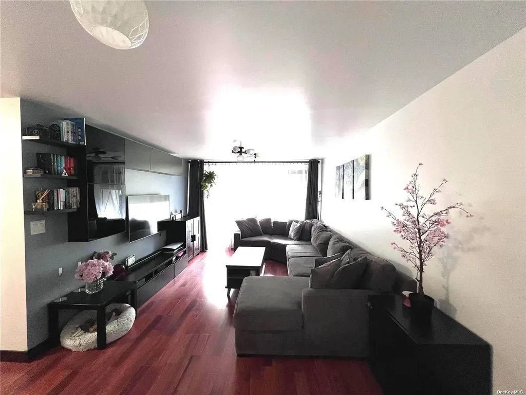 90-50 Union Turnpike Glendale NY 11385