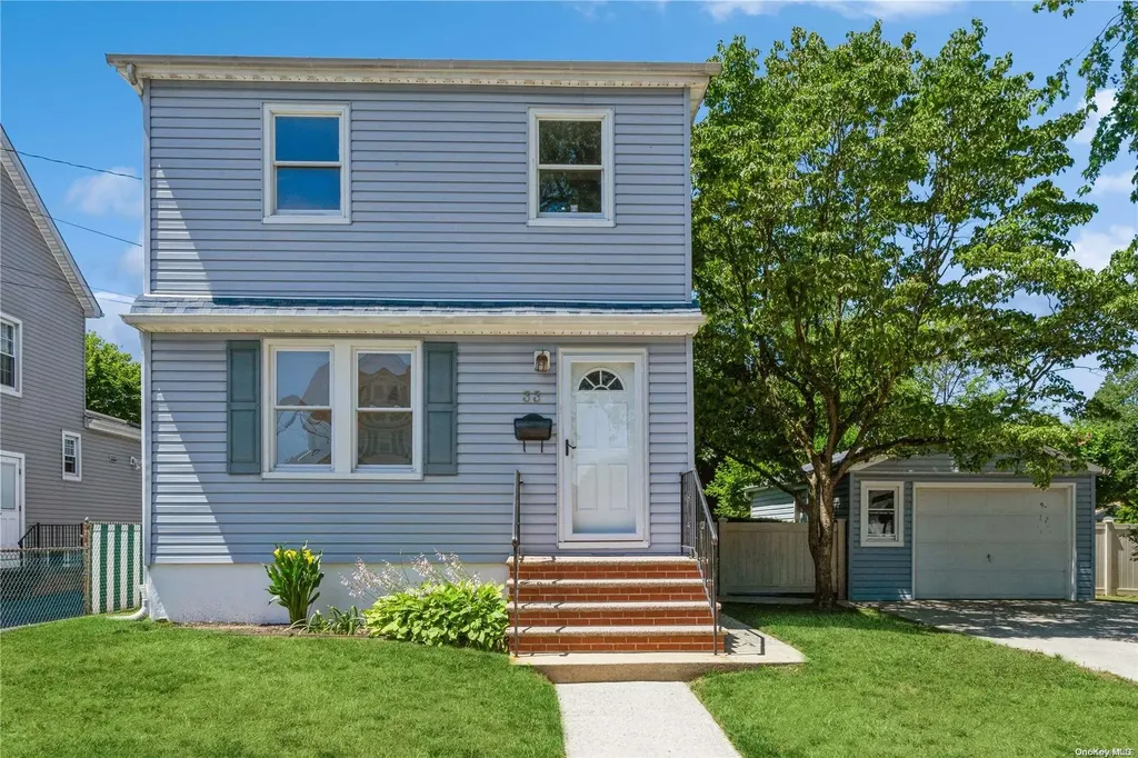 33 Everett Street Lynbrook NY 11563