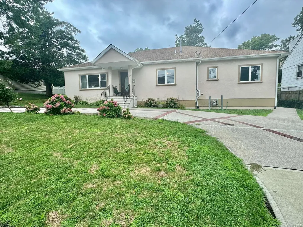107 Udall Drive Great Neck NY 11020