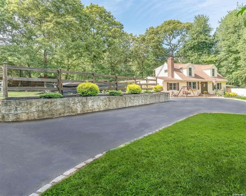 45 Croft Lane Smithtown NY 11787