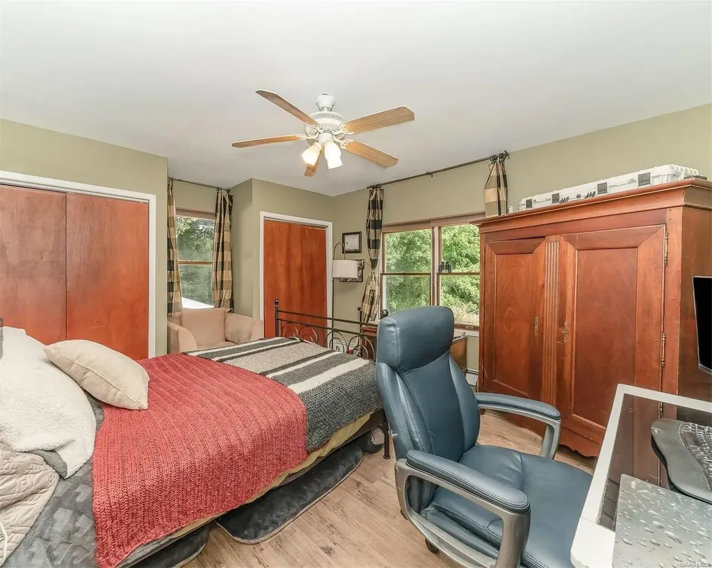 45 Croft Lane Smithtown NY 11787
