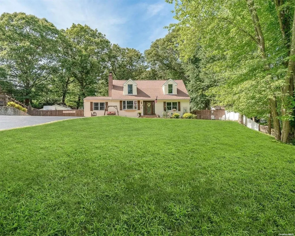 45 Croft Lane Smithtown NY 11787