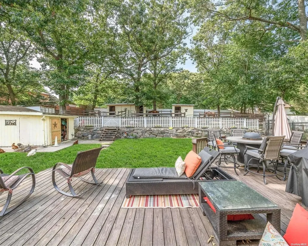 45 Croft Lane Smithtown NY 11787