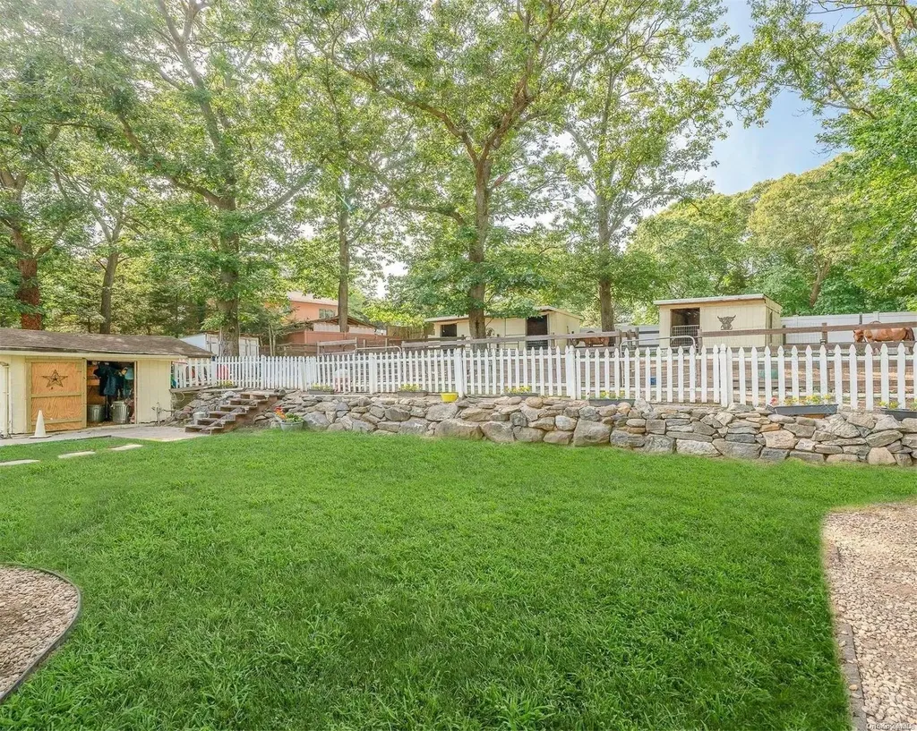45 Croft Lane Smithtown NY 11787
