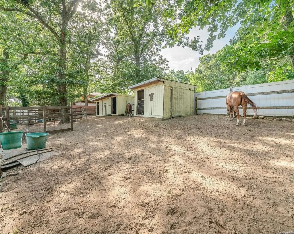 45 Croft Lane Smithtown NY 11787