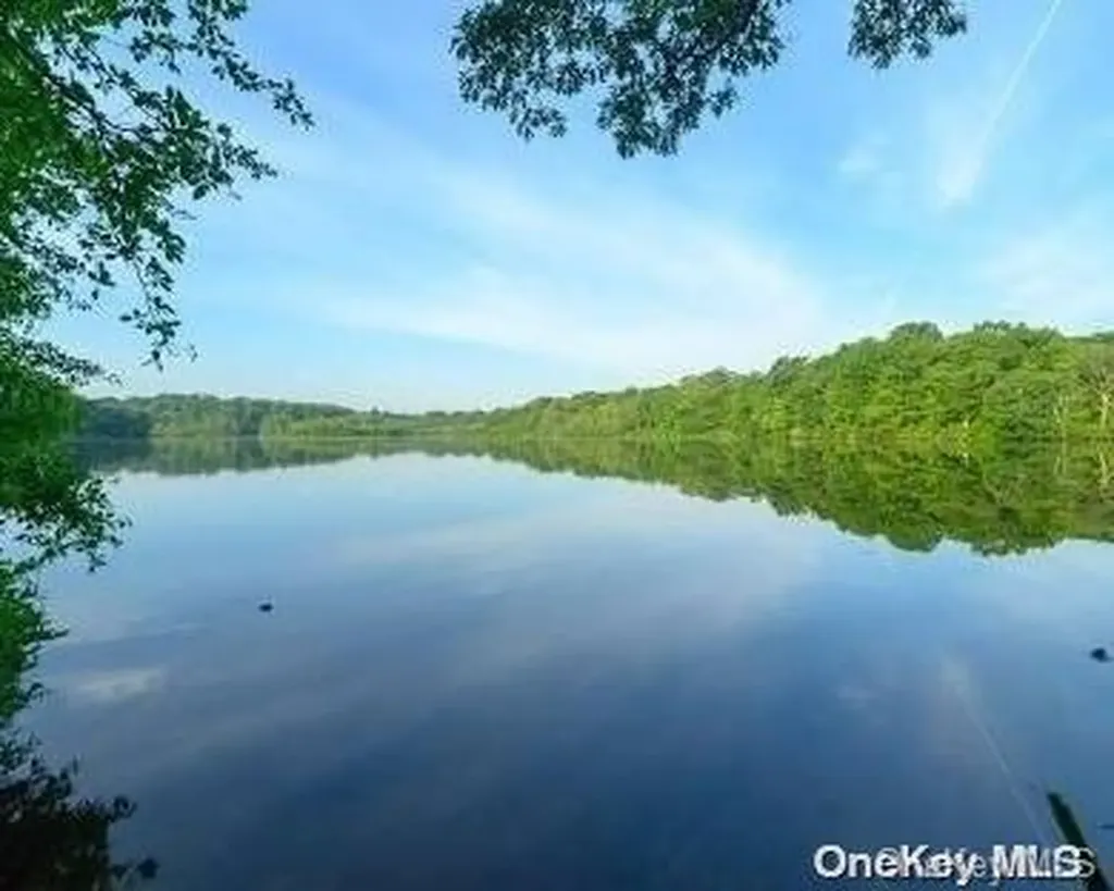 45 Croft Lane Smithtown NY 11787