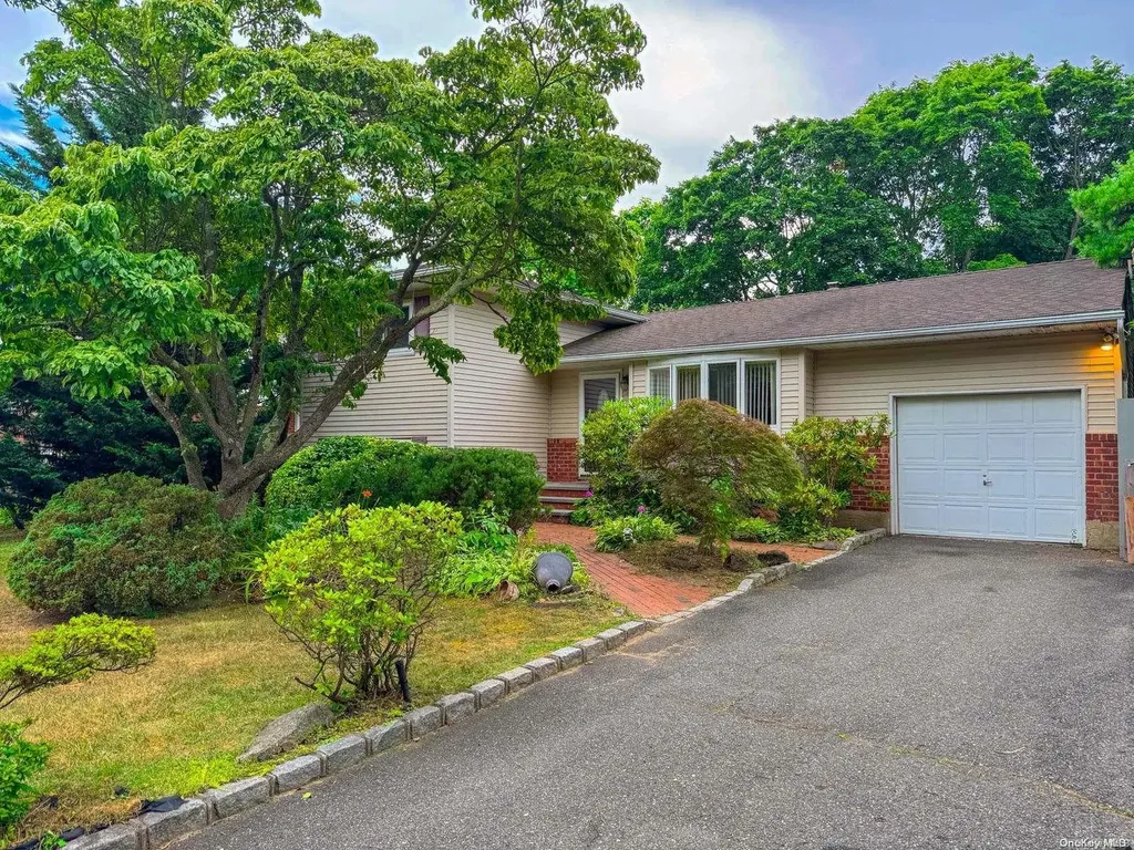 5 Otsego Place Commack NY 11725