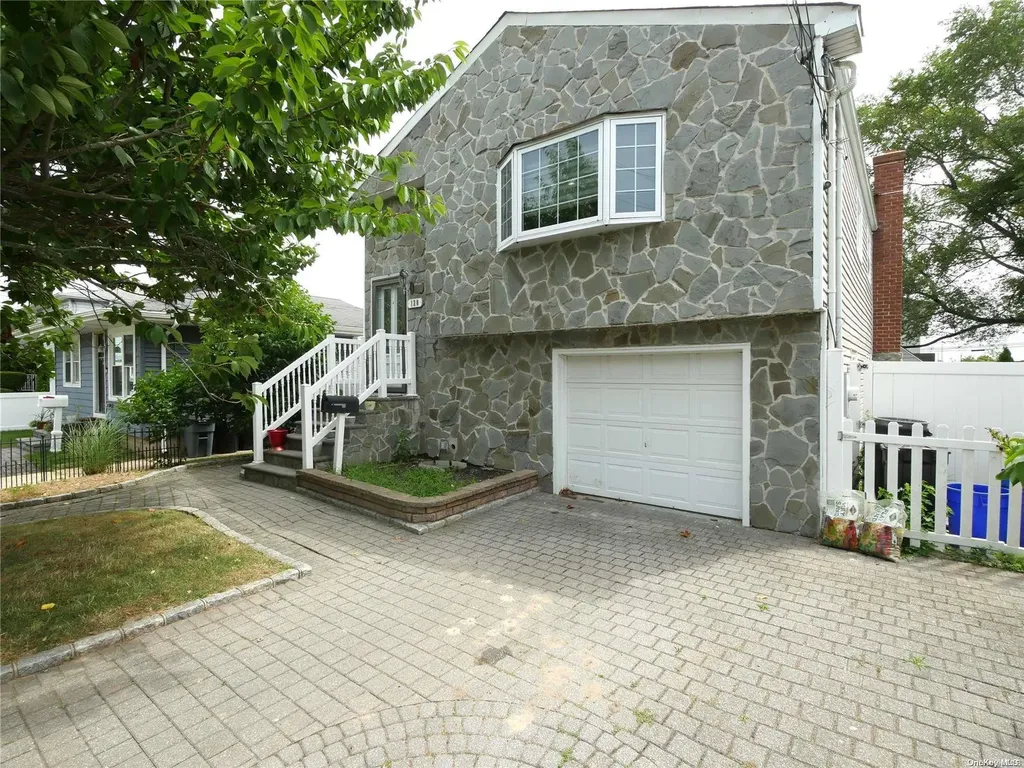 120 Coolidge Avenue Amity Harbor NY 11701