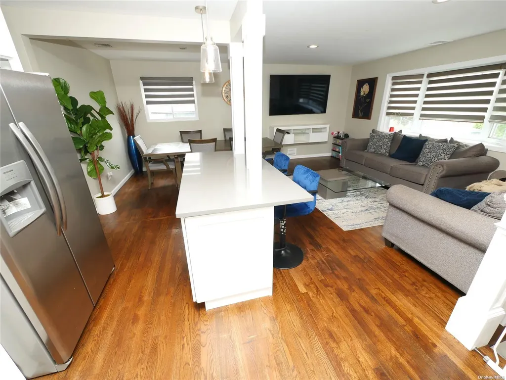 120 Coolidge Avenue Amity Harbor NY 11701