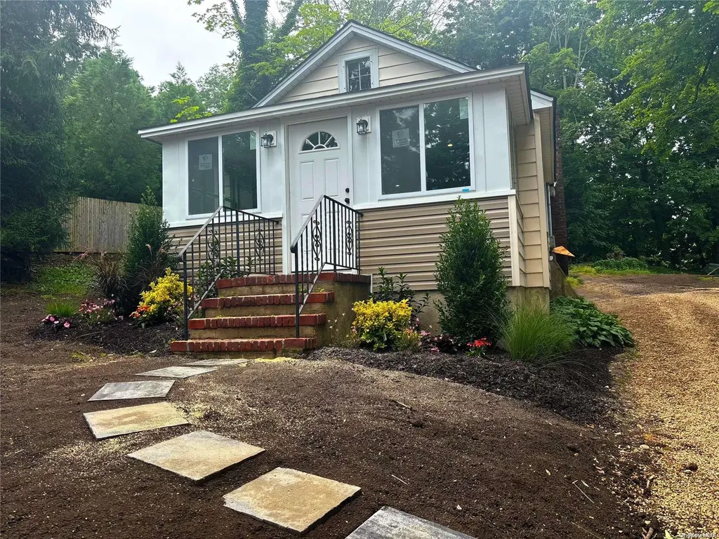 8 Poplar Place Cold Spring Harbor NY 11724