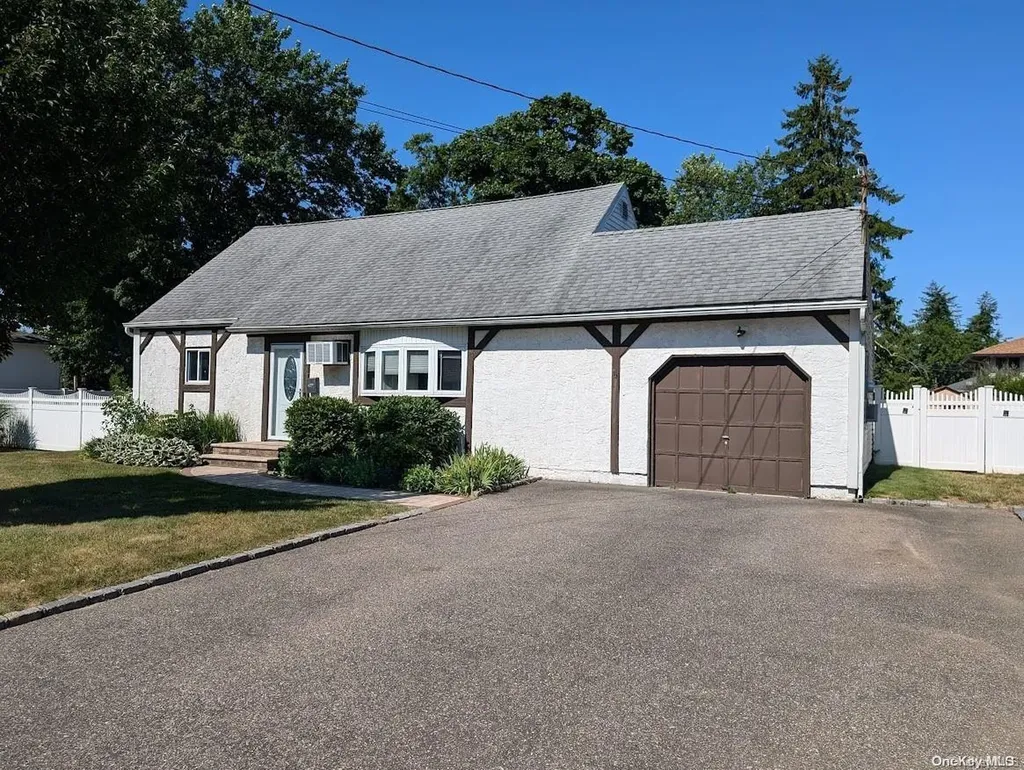166 Wright Avenue Deer Park NY 11729