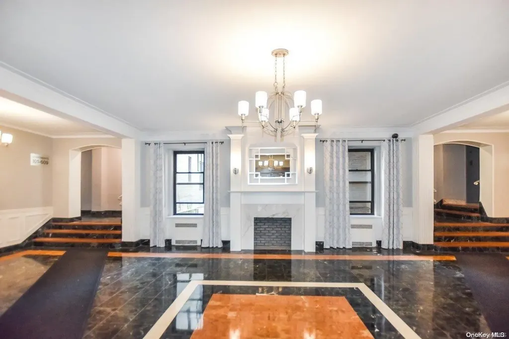 35-35 75 Jackson Heights NY 11372