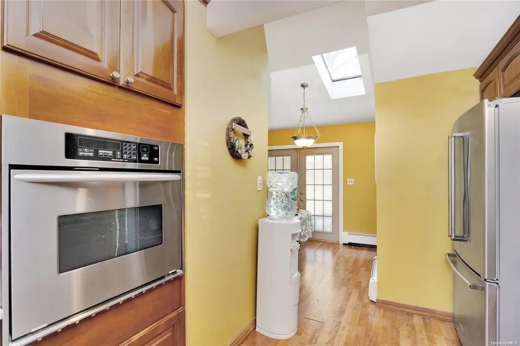 60 Jarvis Place Lynbrook NY 11563