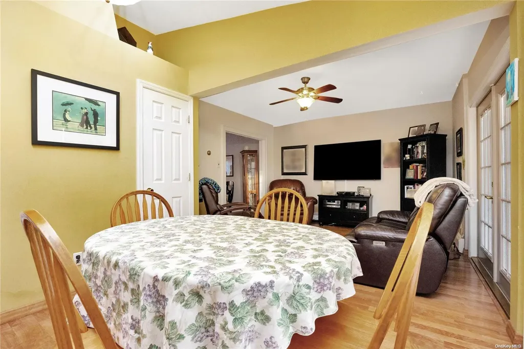 60 Jarvis Place Lynbrook NY 11563