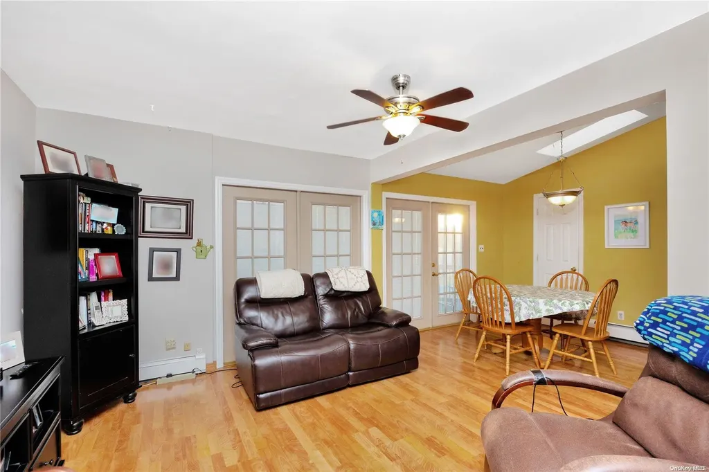 60 Jarvis Place Lynbrook NY 11563