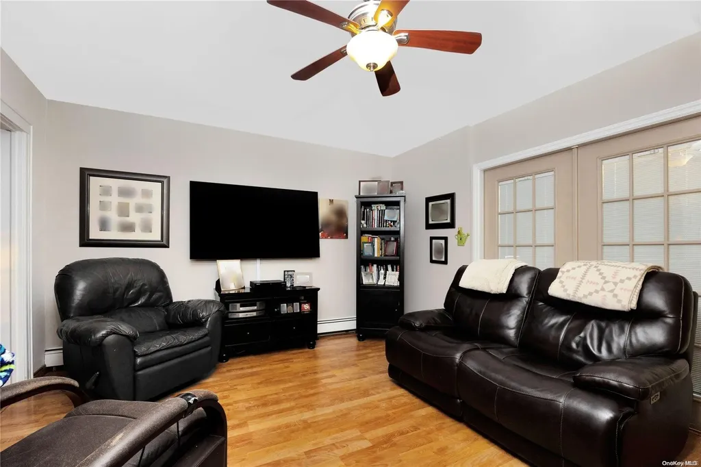60 Jarvis Place Lynbrook NY 11563