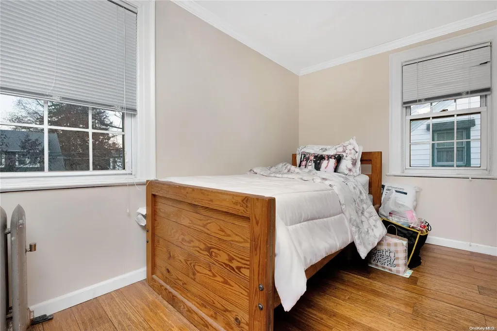 60 Jarvis Place Lynbrook NY 11563