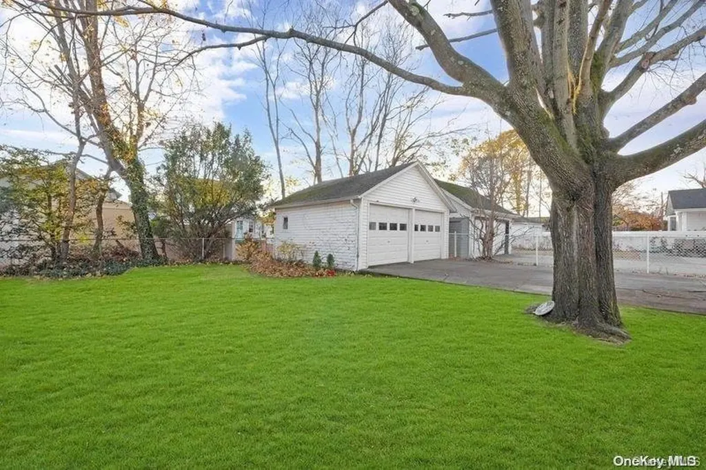 60 Jarvis Place Lynbrook NY 11563