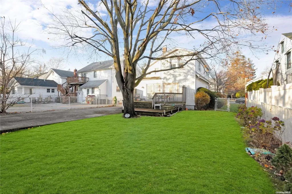 60 Jarvis Place Lynbrook NY 11563