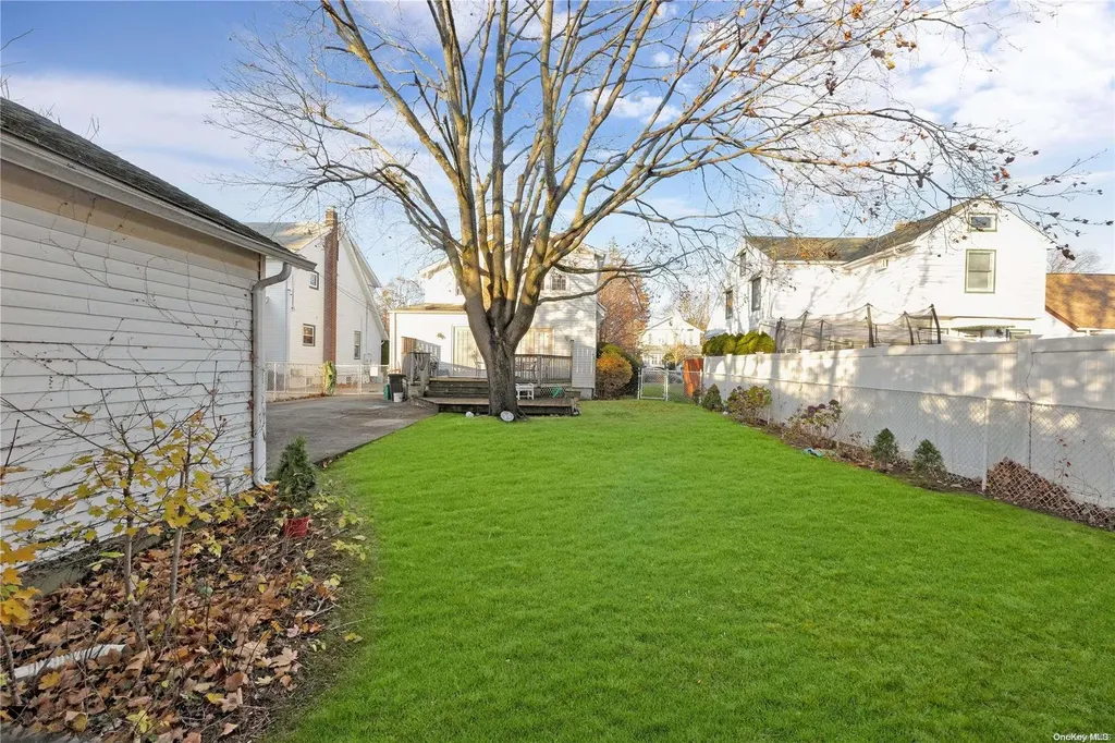 60 Jarvis Place Lynbrook NY 11563