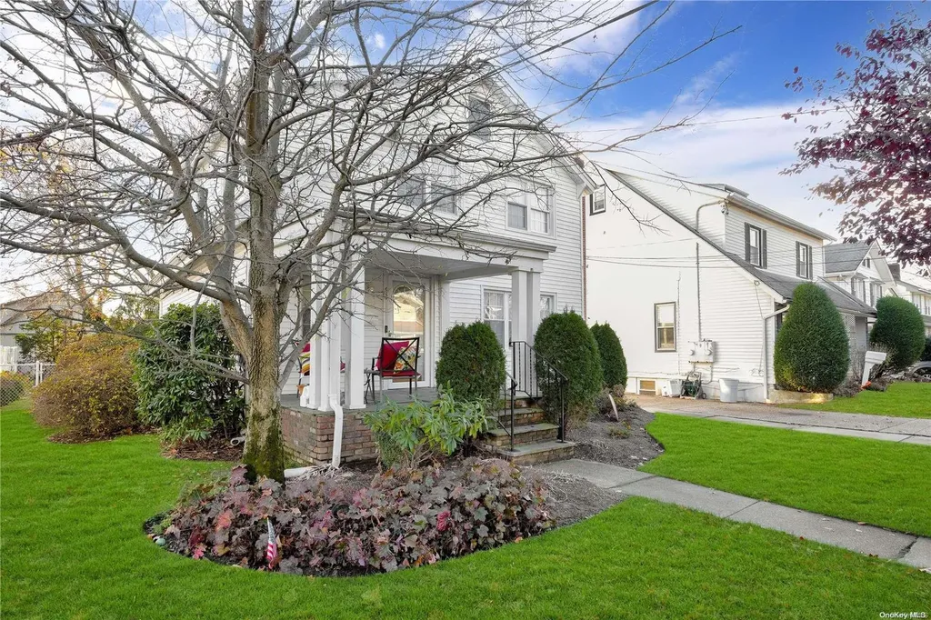 60 Jarvis Place Lynbrook NY 11563