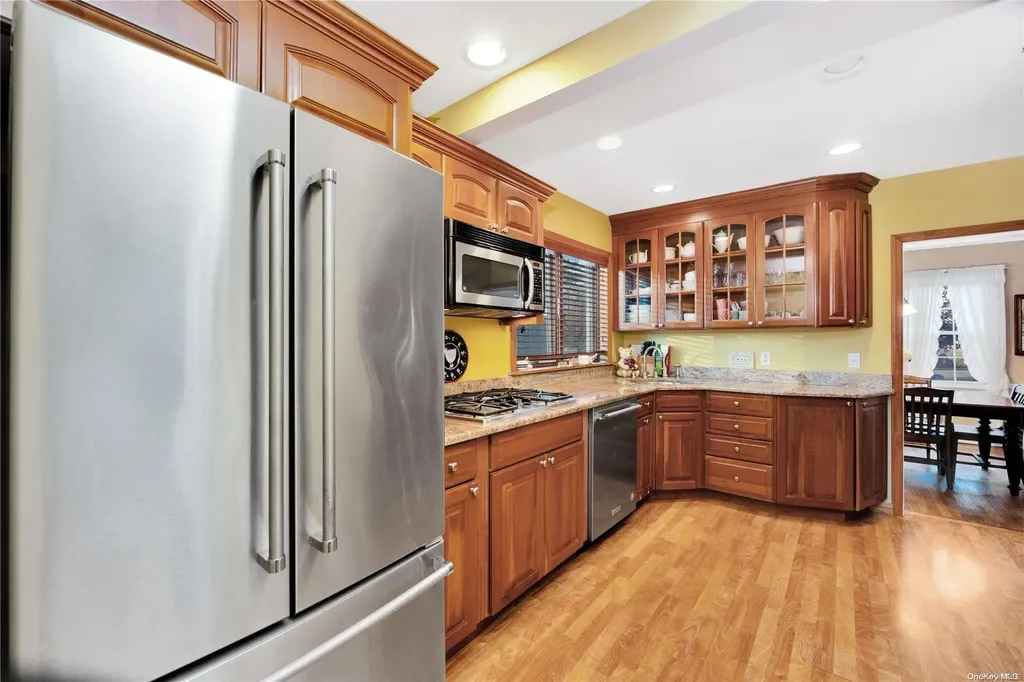 60 Jarvis Place Lynbrook NY 11563