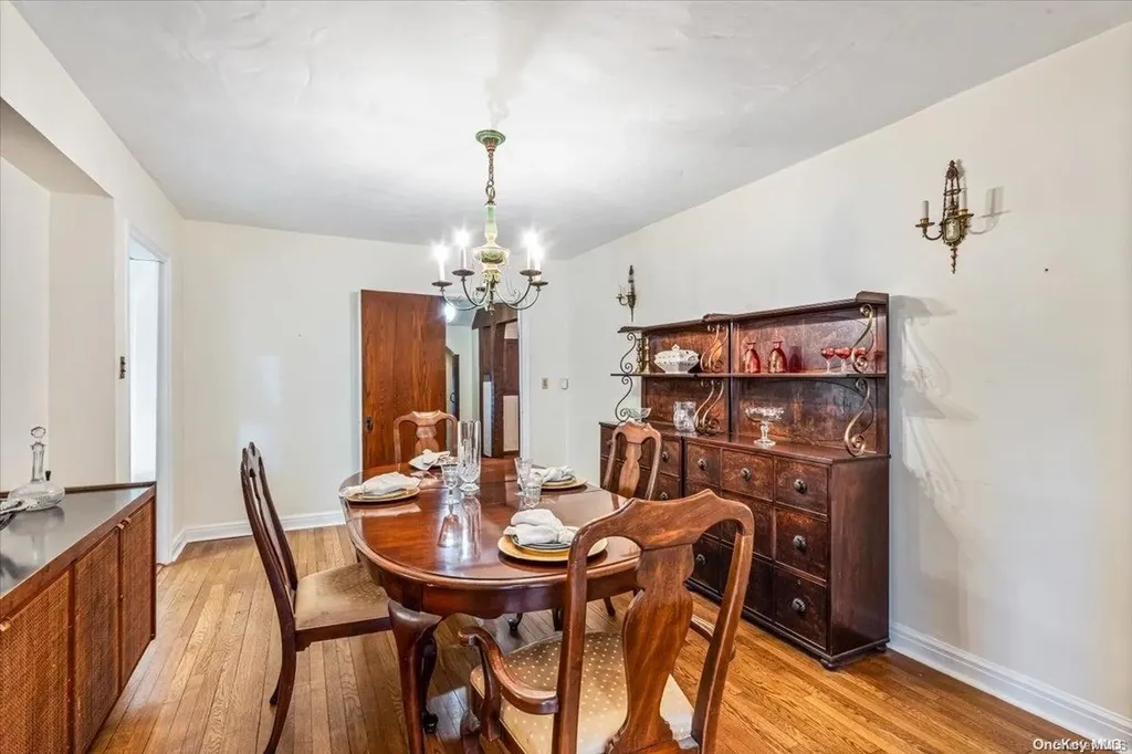 44 Arleigh Road Great Neck NY 11021