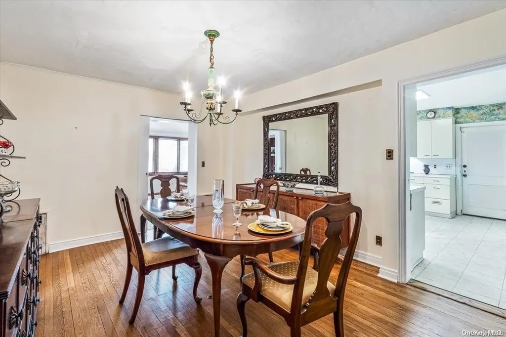 44 Arleigh Road Great Neck NY 11021