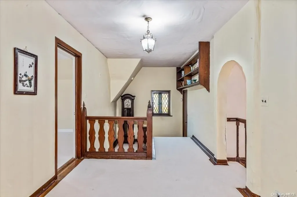 44 Arleigh Road Great Neck NY 11021