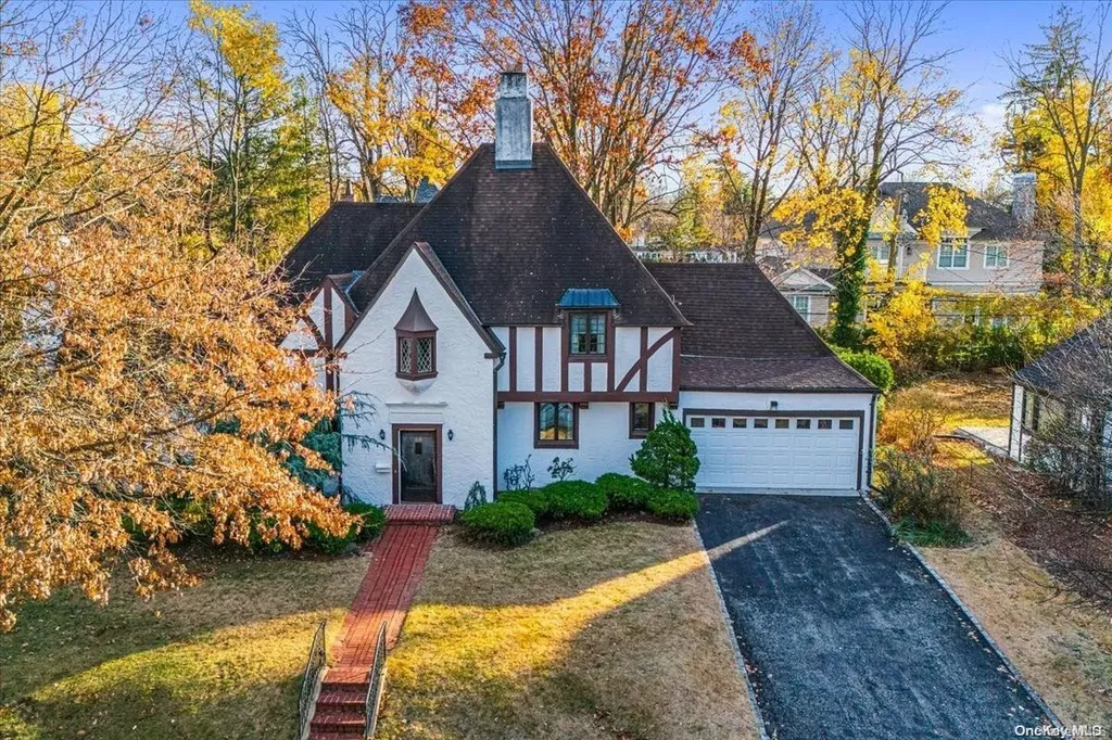44 Arleigh Road Great Neck NY 11021