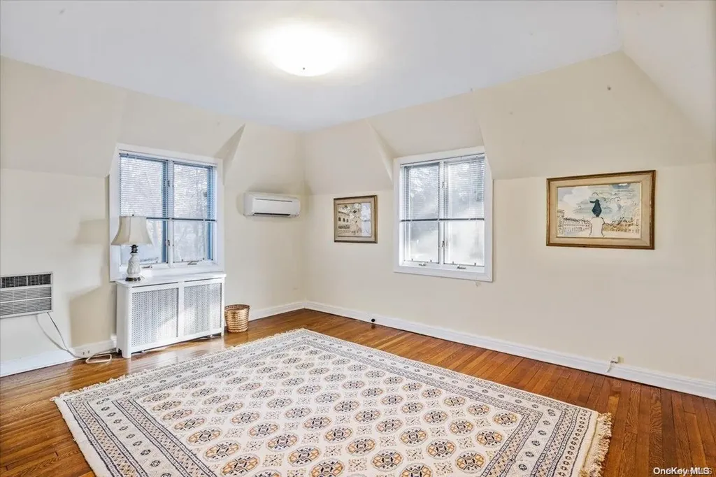 44 Arleigh Road Great Neck NY 11021