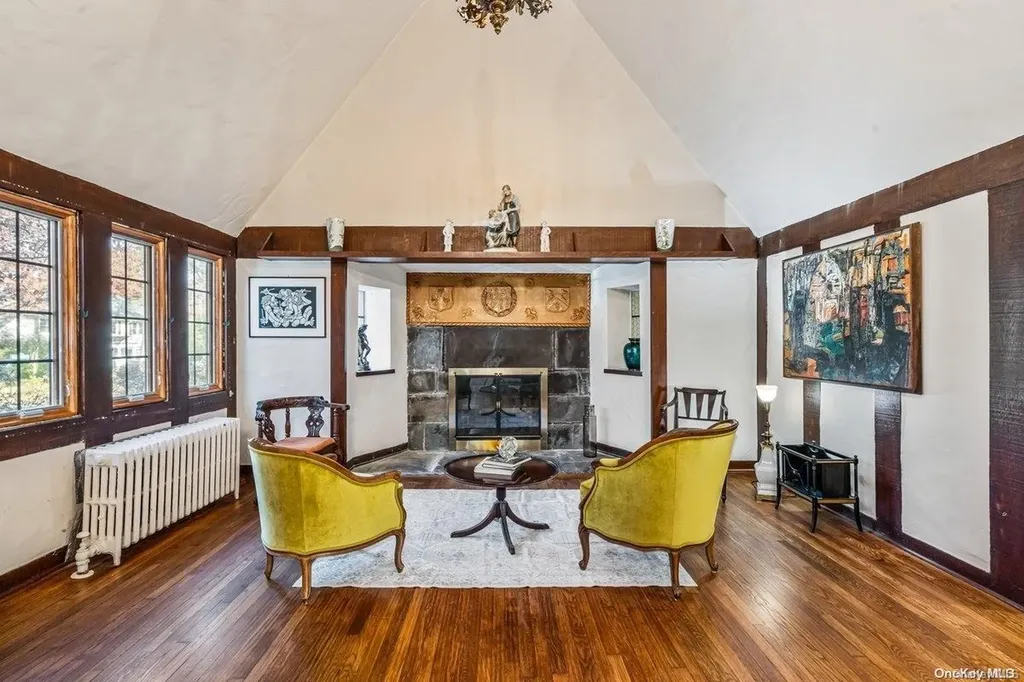 44 Arleigh Road Great Neck NY 11021