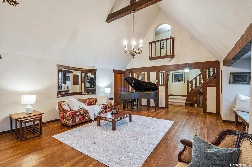 44 Arleigh Road Great Neck NY 11021