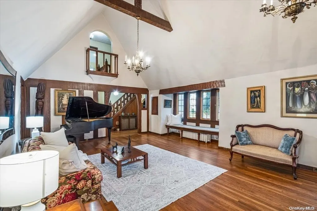 44 Arleigh Road Great Neck NY 11021