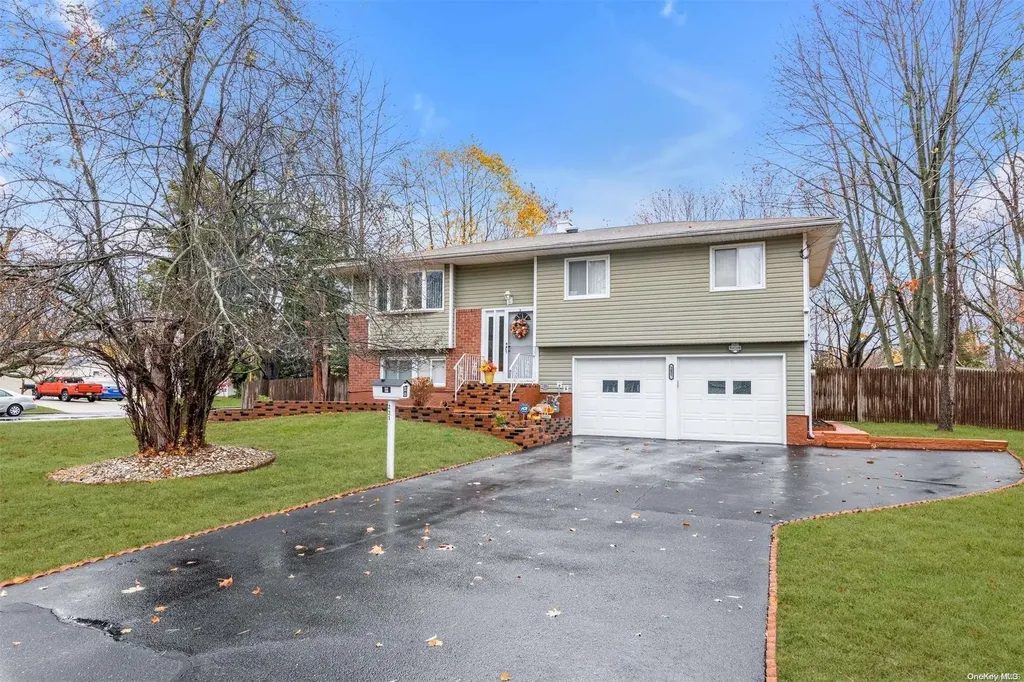 221 Locust Drive Bay Shore NY 11706