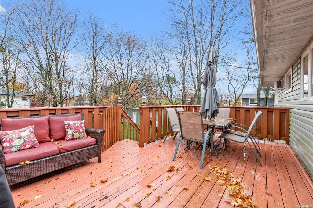 221 Locust Drive Bay Shore NY 11706