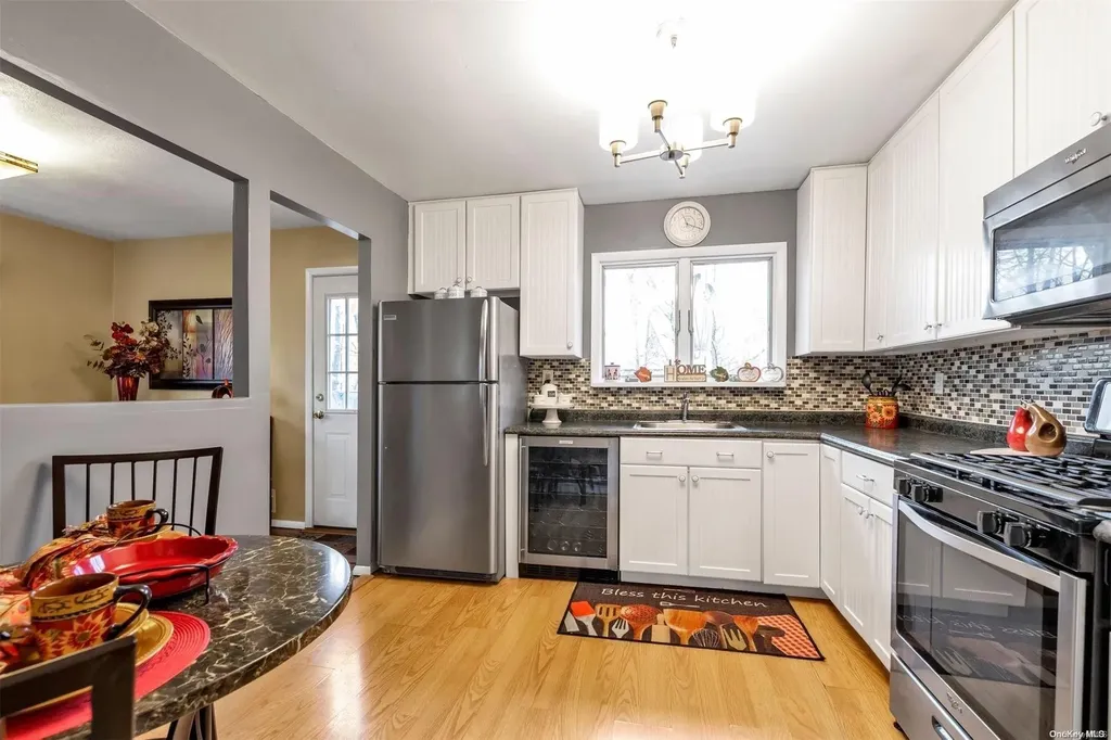 221 Locust Drive Bay Shore NY 11706