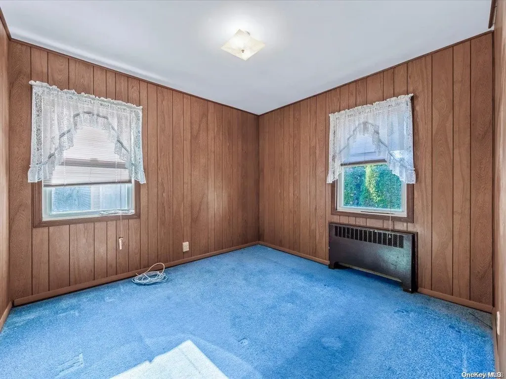 706 6th Avenue New Hyde Park NY 11040