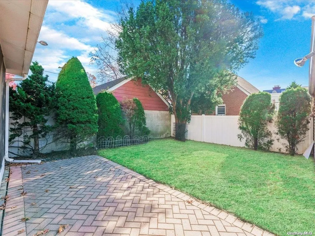 706 6th Avenue New Hyde Park NY 11040