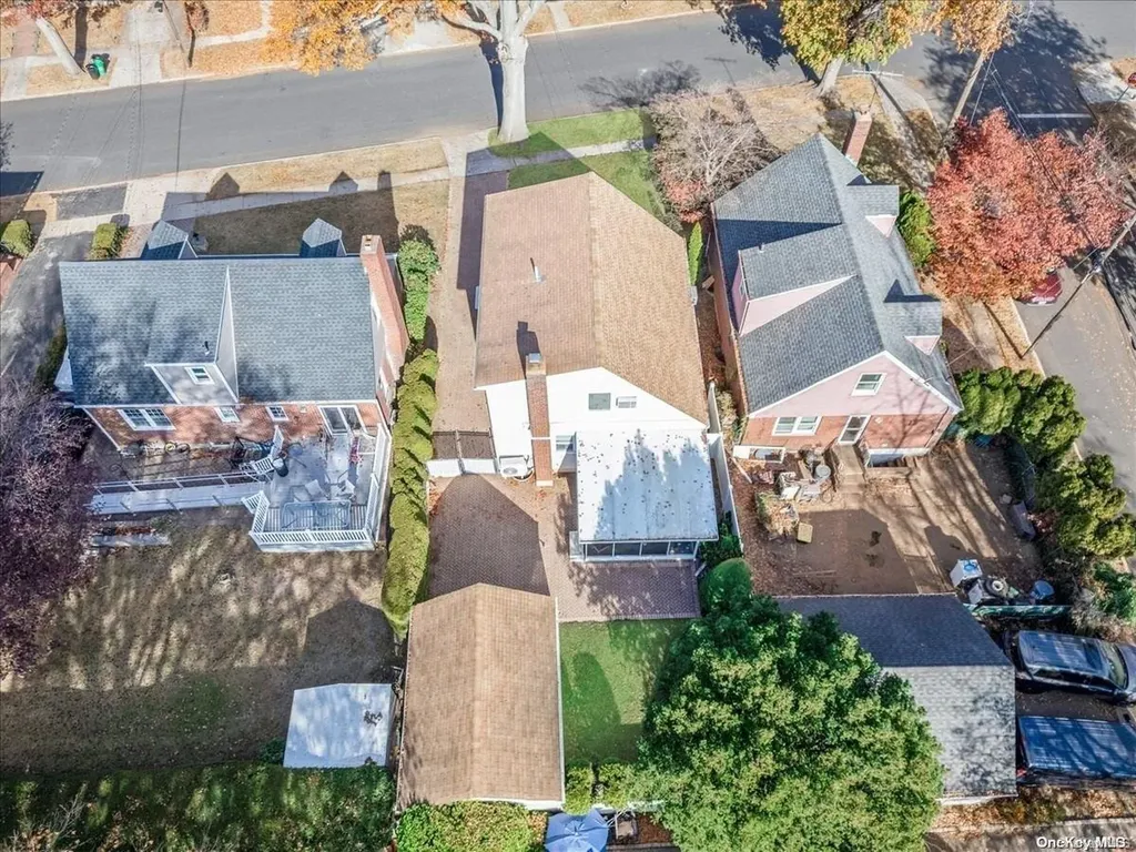 706 6th Avenue New Hyde Park NY 11040