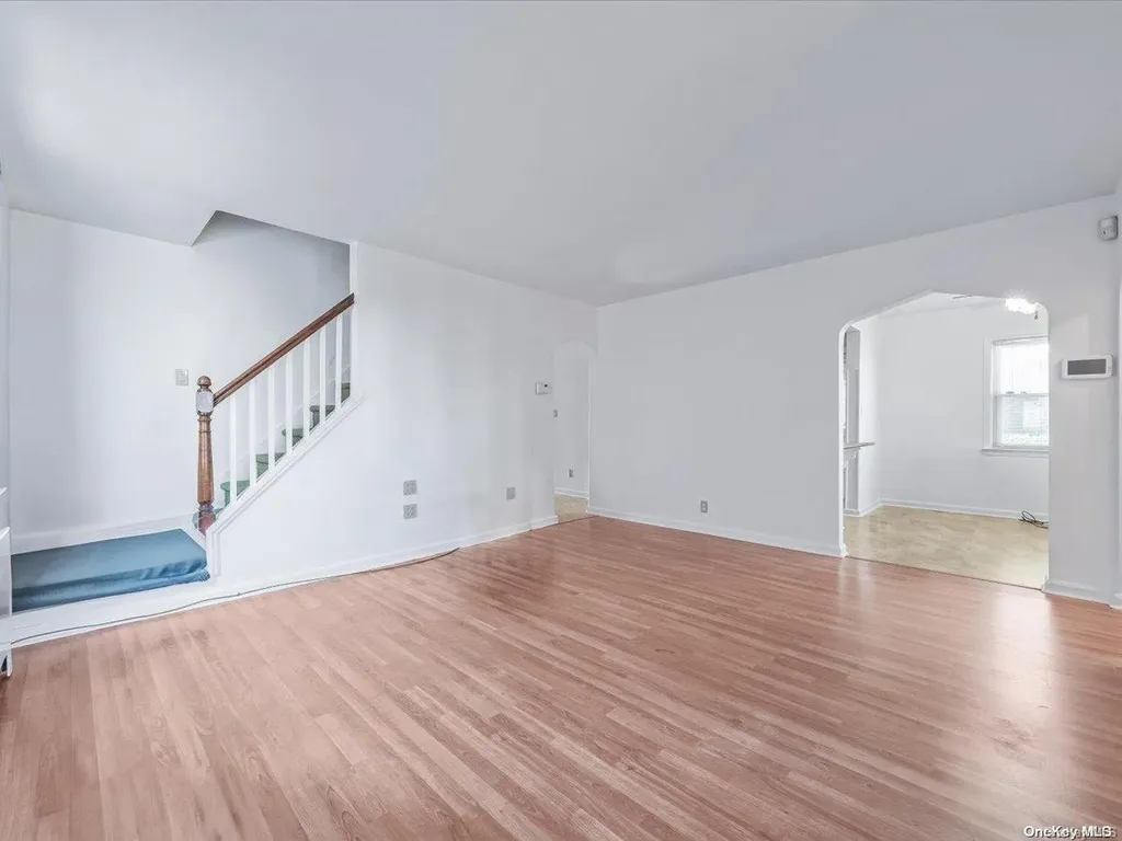 706 6th Avenue New Hyde Park NY 11040