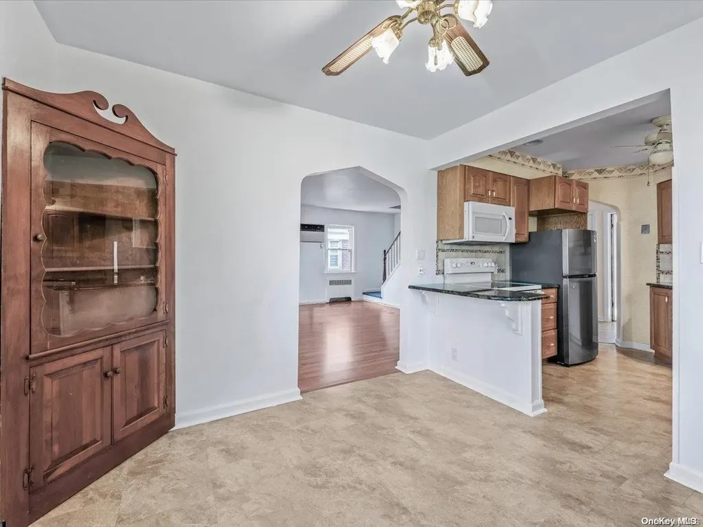 706 6th Avenue New Hyde Park NY 11040