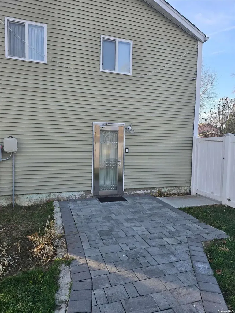 59 Sword Street West Babylon NY 11704